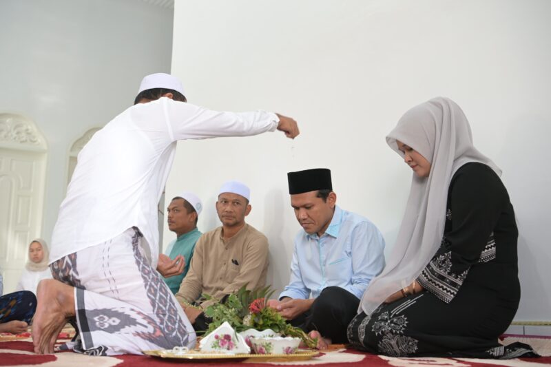 Wakil Gubernur Silaturahmi ke Kediaman Almarhum Abu Tumin Blang Bladeh, Disambut Langsung Putra dan Pimpinan Dayah. Foto: ist